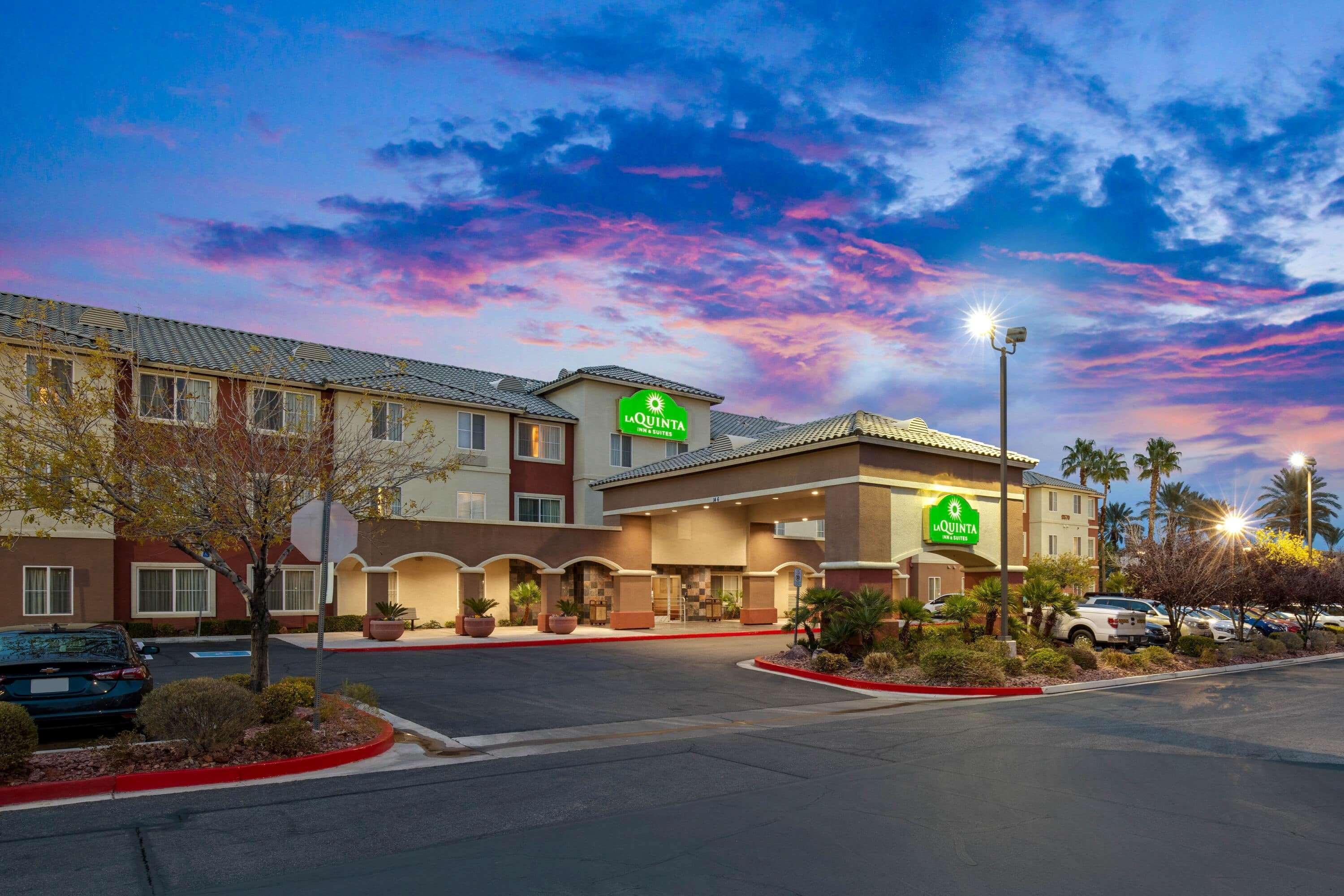 La Quinta By Wyndham Las Vegas Redrock/Summerlin Exterior photo